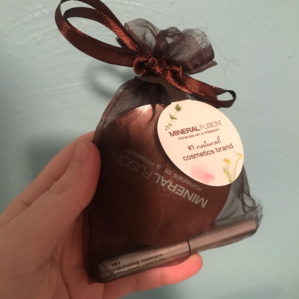 Mineral Fusion bronzer and mascara